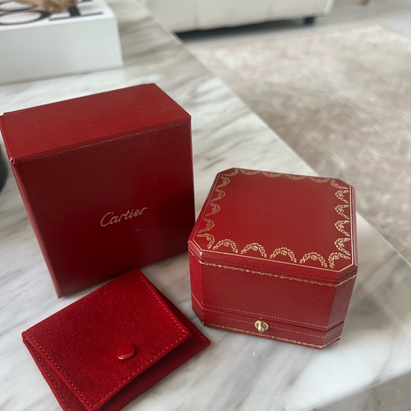 Cartier LOVE ring in Yellow Gold size 50mm - Picture 8 of 8